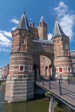 Amsterdamse Poort, Haarlem, Hollanda. Amsterdamse Poort, Hollanda 'nın Haarlem şehrinin eski bir kapısı.