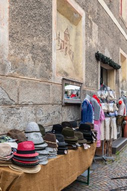 Glorenza, veya Glurns, Bolzano, Trentino Alto Adige, İtalya: Venosta Vadisi 'ndeki tarihi şehir