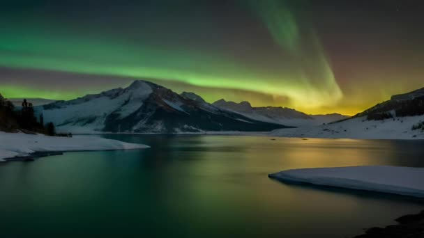 Aurora Στα Ευρωπαϊκά Υψίπεδα Χειμώνα Βουνά Λίμνες Και Δάση Την — Αρχείο Βίντεο