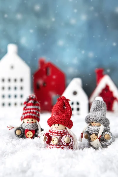 Cute Little Dekoracji Zabawek Tle Śniegu Koncepcja Bożego Narodzenia Lub — Zdjęcie stockowe