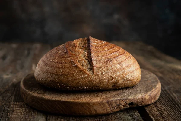 Vers Volkorenbrood Gezond Gebakken Brood Houten Plank — Stockfoto