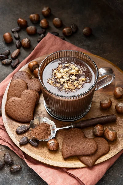Bevanda Cacao Tazza Vetro Biscotti Allo Zenzero Sfondo Scuro — Foto Stock