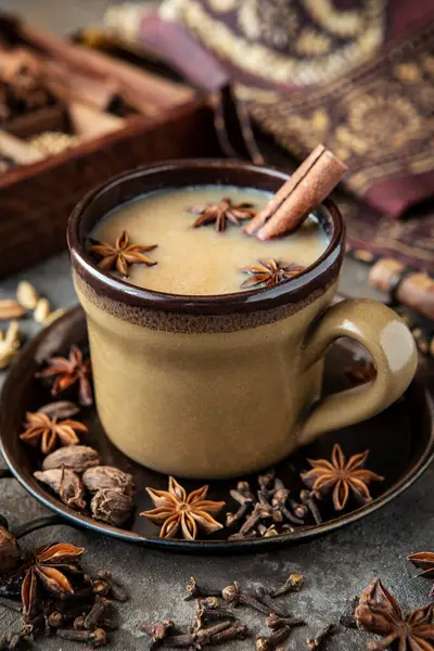 Masala Tee Chai Heißes Indisches Gewürzgetränk Mit Milch Stockbild
