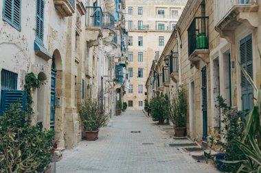 Geleneksel eski Valletta şehrinde şehir manzarası