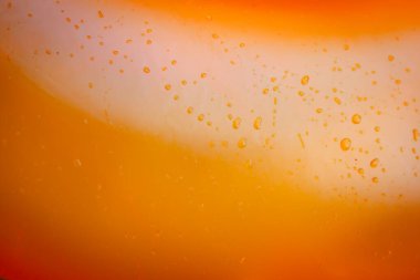 Su damlası desenli turuncu eğimli arkaplan