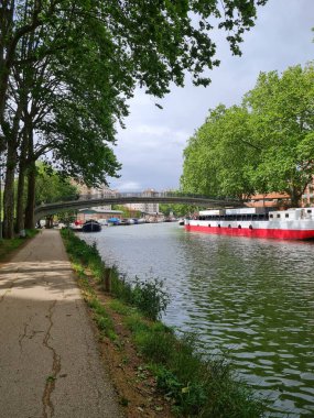 Pniche Saint-Louis, Nehir Tolouse, Fransa. Seyahat et ve keşfet