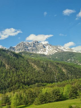 Alpler 'deki dağ. İtalya Yolu