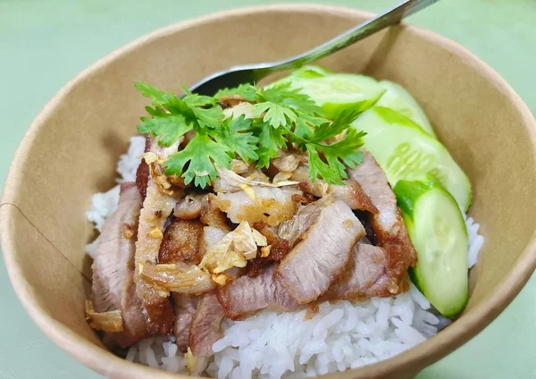 Rice Fried Pork Topped Coriander Thai Food — Stock Photo, Image
