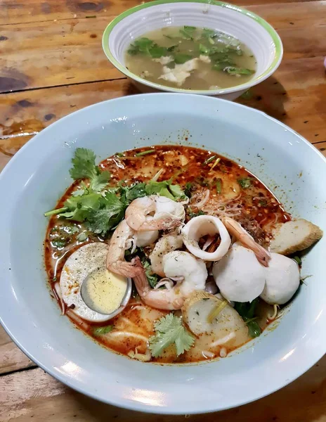 Une Photographie Bol Soupe Avec Des Crevettes Autres Aliments Bol — Photo