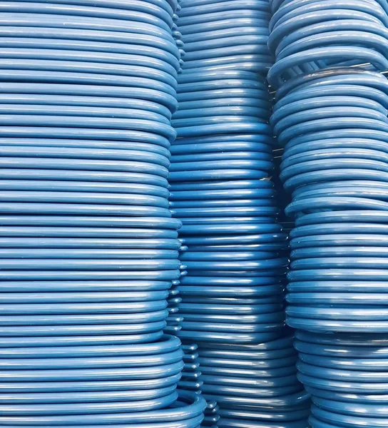 Uma Fotografia Uma Pilha Banheiras Plástico Azul Empilhadas Umas Cima — Fotografia de Stock