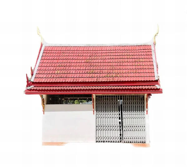赤い屋根と赤い扉のある白い建物の写真 赤い屋根と白い壁のある建物のタイル屋根 — ストック写真