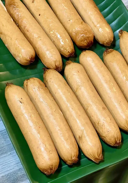 Een Foto Van Een Dienblad Met Hotdogs Een Tafel Hotdog — Stockfoto