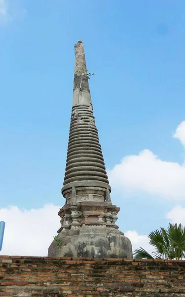 Eine Fotografie Eines Hohen Turms Mit Einer Uhr Darauf Stupa — Stockfoto