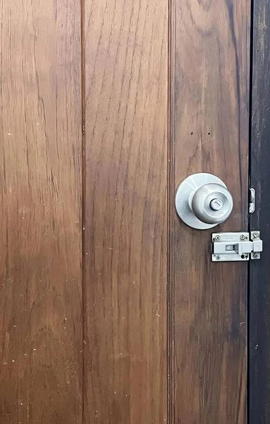 Φωτογραφία Χειρολαβής Πόρτας Ξύλινη Πόρτα Συρόμενη Πόρτα Κλειδαριά Και Ξύλινη — Φωτογραφία Αρχείου