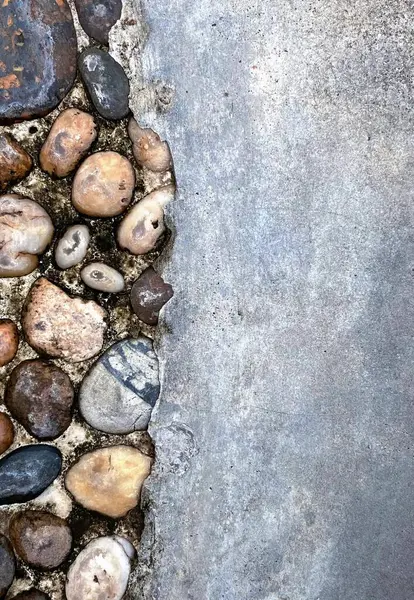 Uma Fotografia Uma Superfície Pedra Metal Com Algumas Rochas Parede — Fotografia de Stock