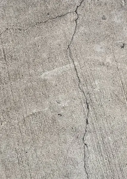도로의 측면에 소화전의 균열과 균열이있는 콘크리트 — 스톡 사진