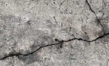 Betonda bir çatlak var...