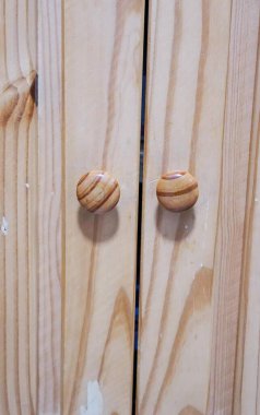 Ahırın ahşap işçiliği ahşap dokuyu ve dokuyu eklemenin güzel bir yoludur...