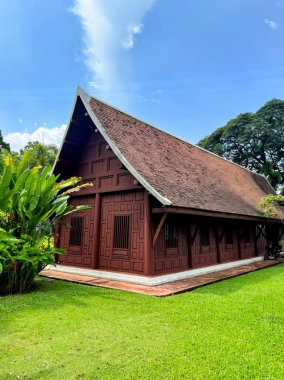 Kırsalda geleneksel bir ev..