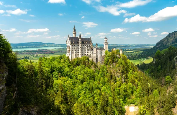 Slot Neuschwanstein Beieren Duitsland Uitzicht Het Kasteel Vallei Zomer — Stockfoto