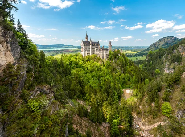 Κάστρο Neuschwanstein Στη Βαυαρία Γερμανία Θέα Στο Κάστρο Και Την — Φωτογραφία Αρχείου