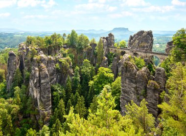 Sakson İsviçre, Bastei. Kemerli Bastei Köprüsü manzarası
