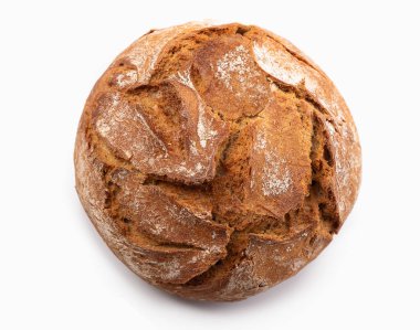 Çatlamış kabuklu yuvarlak siyah ekmek. Beyaz arkaplan üzerindeki bant yalıtılıyor