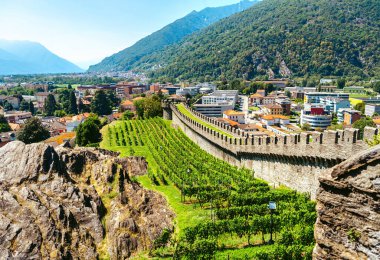 Castelgrande Kalesi. Bellinzona 'da. İsviçre. Yaz güneşli bir gün