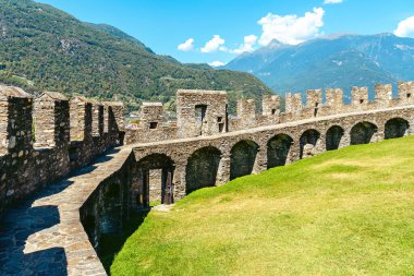 Castelgrande Kalesi. Bellinzona 'da. İsviçre. Yaz güneşli bir gün
