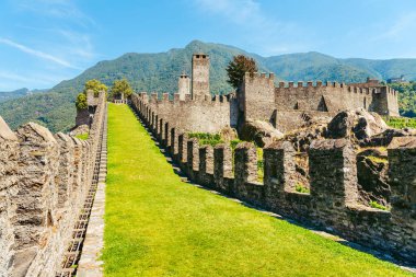Castelgrande Kalesi. Bellinzona 'da. İsviçre. Yaz güneşli bir gün