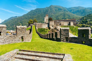 Castelgrande Kalesi. Bellinzona 'da. İsviçre. Yaz güneşli bir gün