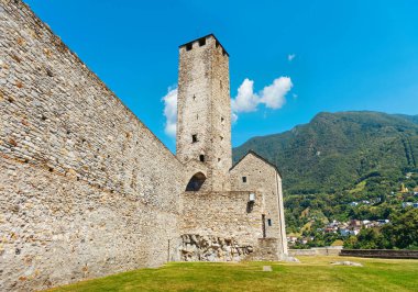 Castelgrande Kalesi. Bellinzona 'da. İsviçre. Yaz güneşli bir gün
