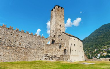 Castelgrande Kalesi. Bellinzona 'da. İsviçre. Yaz güneşli bir gün