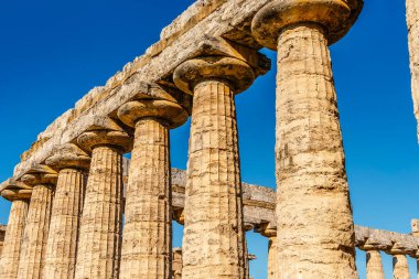 Antik Paestum şehrinin kalıntıları. Bir Yunan şehrinin kalıntıları. Paestum Arkeoloji Müzesi