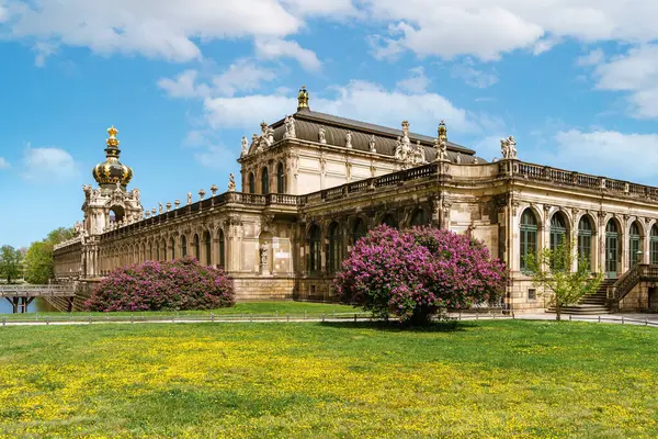 Dresden 'in mimari anıtları. Zwinger Sarayı Kompleksi.