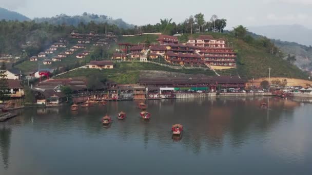 Barcos Chineses Asiáticos Com Vista Para Edifícios Arquitetura Tailândia Tiro — Vídeo de Stock