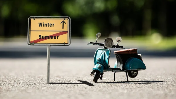 Straßenschild Weist Den Weg Richtung Winter Sommer — Stockfoto