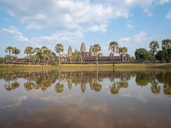 Siem Reap Kambodzsa 2019 Angkor Wat Templom Tótól Széles Látószögből — Stock Fotó