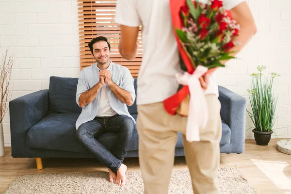 Young Gay Couple Looking Boyfriend Holding Bouquet Roses His Back — Stock Photo, Image
