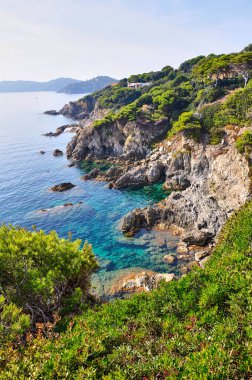 Fransa 'nın Rocky Sahili' nin güney sahilinin muhteşem manzarası.