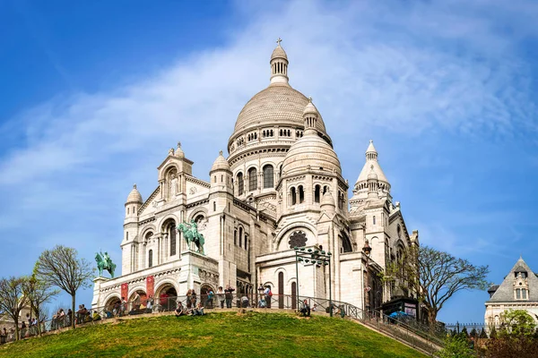 Paryż Francja Kwietnia 2015 Widok Basilique Sacre Coeur Monmartre Niezidentyfikowane — Zdjęcie stockowe