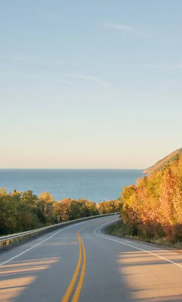 stock image The Cabot Trail is a 298 km (185 mi) loop around the northern tip of the island, passing along and through the Cape Breton Highlands and the Cape Breton Highlands National Park