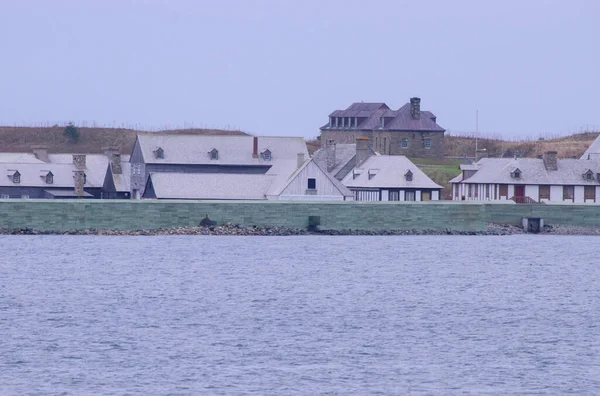 Twierdza Znajduje Się Południowo Wschodnim Krańcu Portu Louisbourg Przylegającego Oceanu — Zdjęcie stockowe