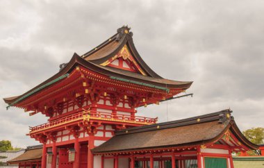 Fushimi Inari Taisha - Kyotos Iconic Shrine of Thousand Torii Gates. Japonya 'da çekildi, Kyoto, 04.2024