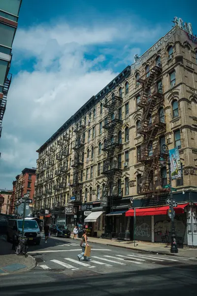 New York, New York, Amerika Birleşik Devletleri 'nde yangın merdivenleri var..