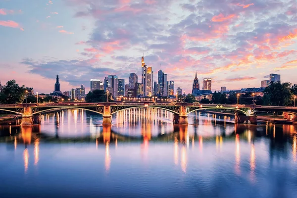 Zakenwijk Frankfurt Bij Zonsondergang Duitsland — Stockfoto