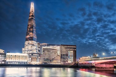 Londra 'daki Çömlek Kulesi