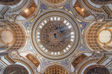 St. Paul Katedrali 'nin içi 