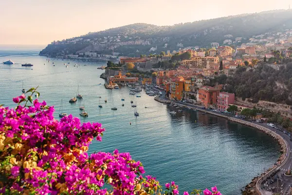 Fransız Rivierası 'ndaki Villefranche-Sur-Mer köyü