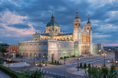Madrid, İspanya 'daki Almudena Katedrali